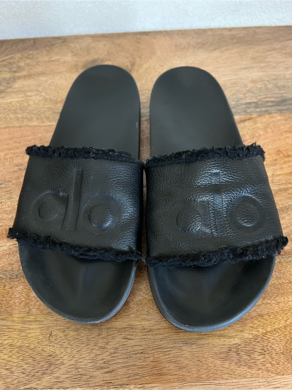 Alo Yoga Black Slides Sandals Size 8